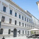 Art & History - New - Modern Classic Apartment
