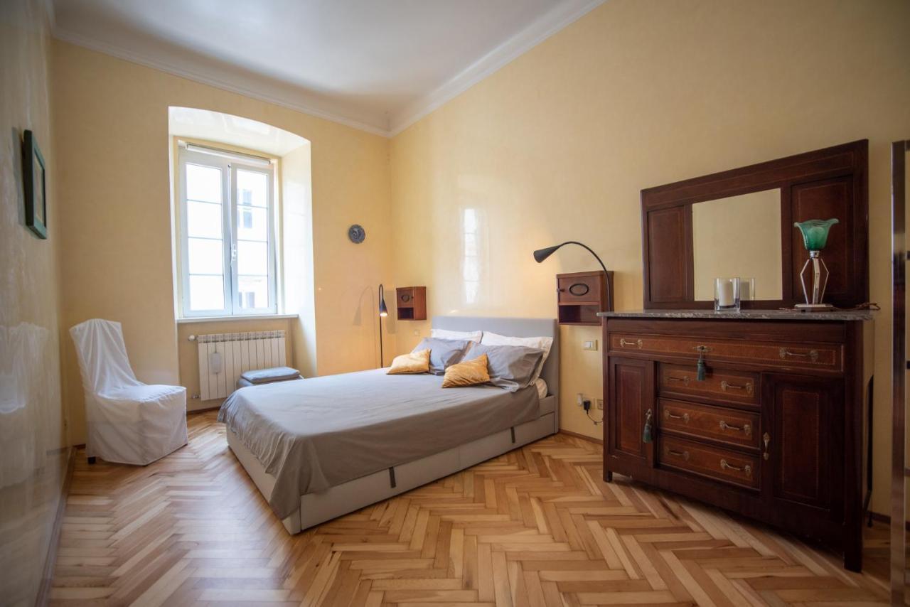 Art & History - New - Modern Classic * Triest